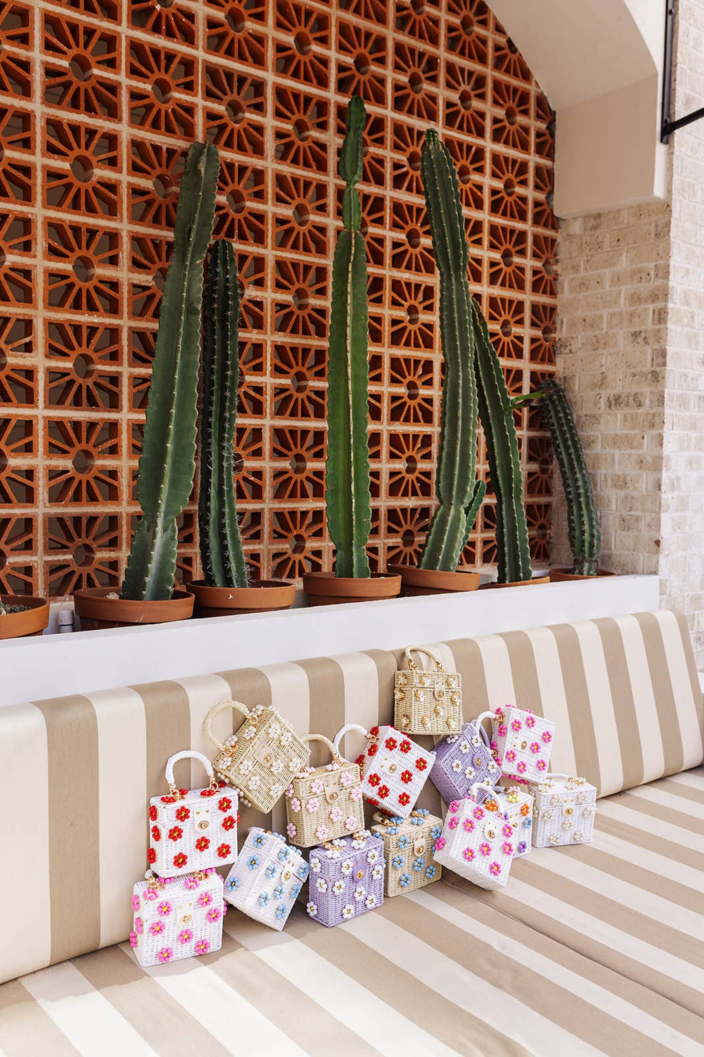 Wicker Bucket Daisy Flower Purse