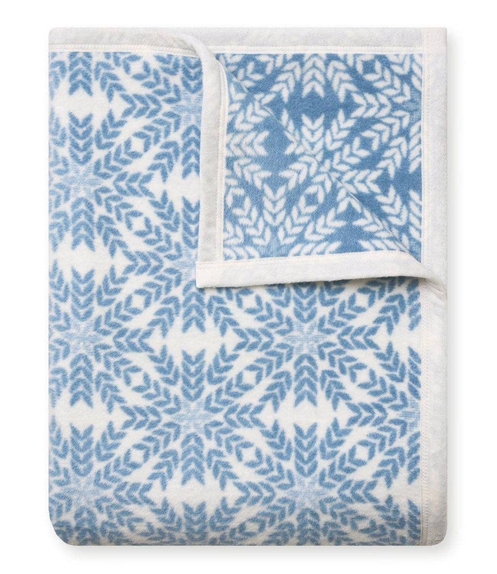 Chappy Wrap Nordic Frost Blanket